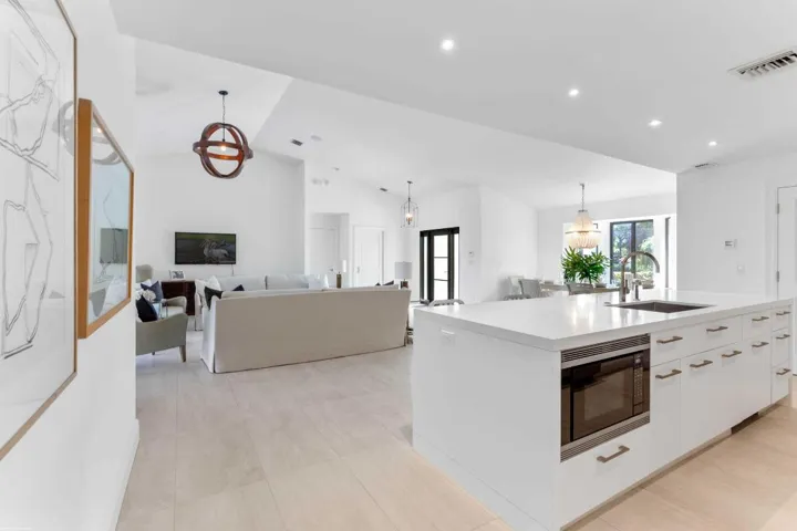 15455 DE Havilland Ct 024
