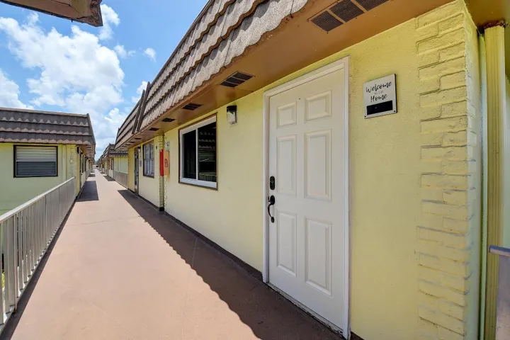 123 Corner Unit
