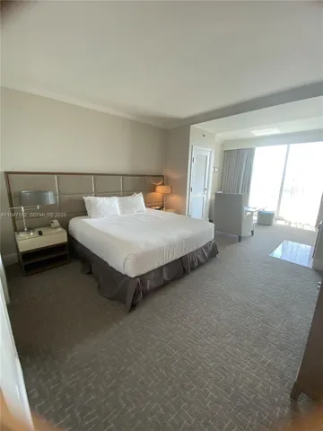 2317 - JR Suite