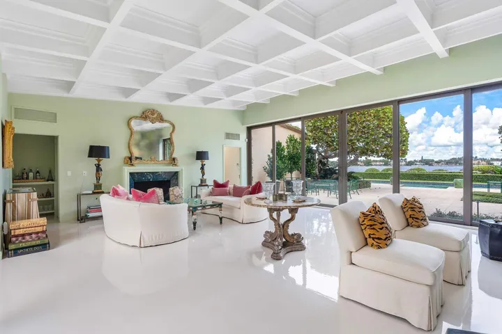 7HLDNG - 748 Island Drive(19)
