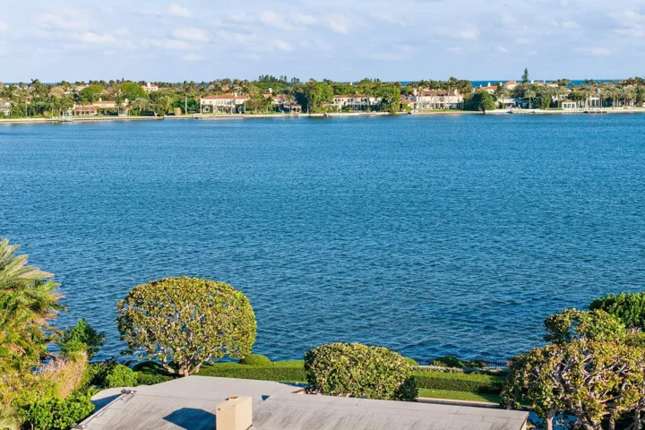 7HLDNG - 748 Island Drive(14)