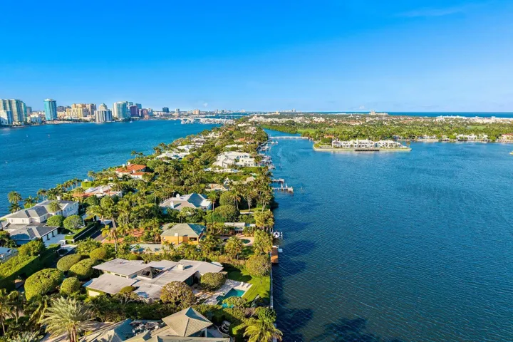 7HLDNG - 748 Island Drive(9)