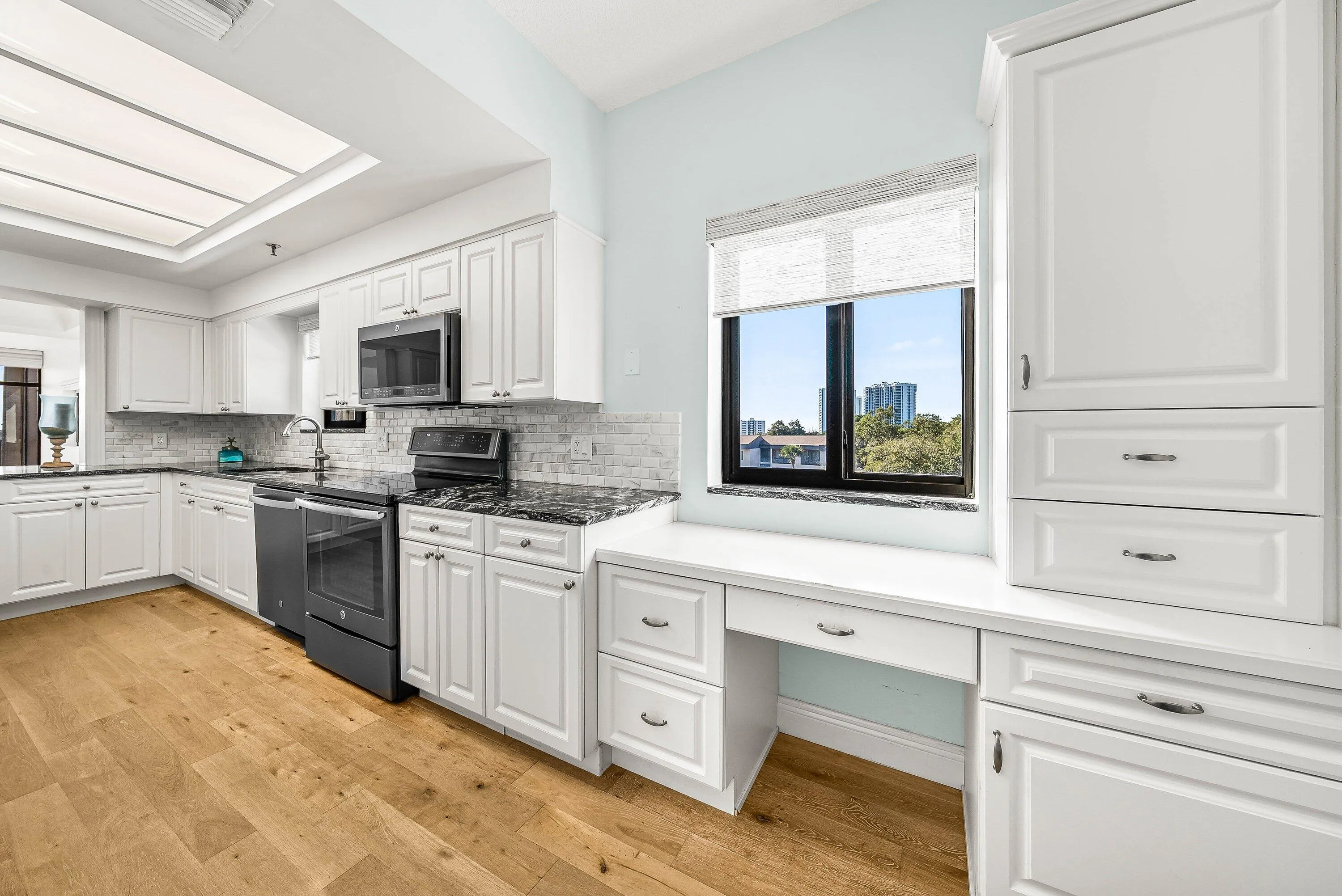 009-1137012OaksWay-418-NorthPalmBeach-FL