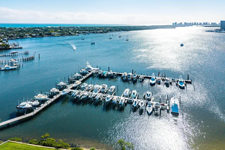 041-1137012OaksWay-418-NorthPalmBeach-FL