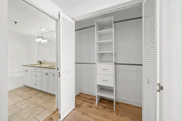 017-1137012OaksWay-418-NorthPalmBeach-FL