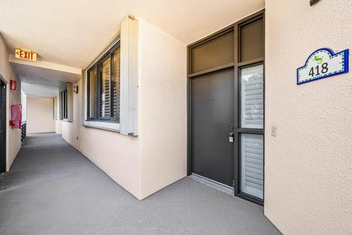 003-1137012OaksWay-418-NorthPalmBeach-FL