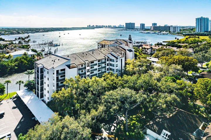 036-1137012OaksWay-418-NorthPalmBeach-FL