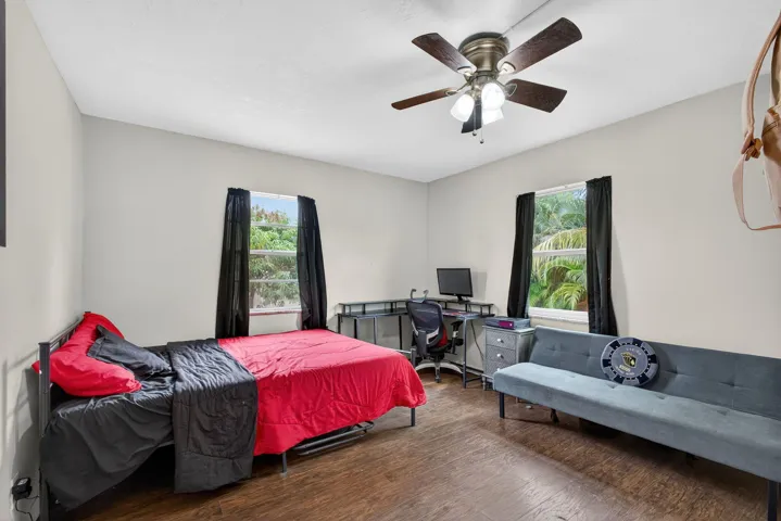1136 W 7th St Riviera Beach, FL 33404