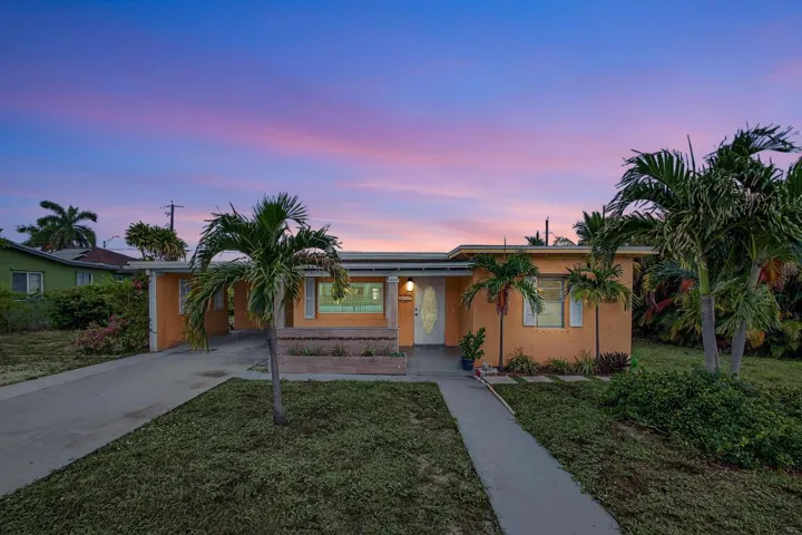 1136 W 7th St Riviera Beach, FL 33404