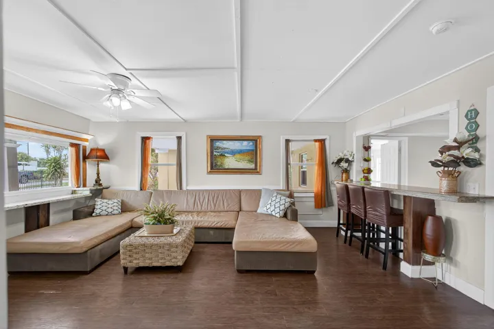 1136 W 7th St Riviera Beach, FL 33404