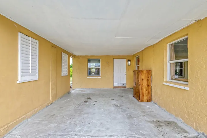 1136 W 7th St Riviera Beach, FL 33404