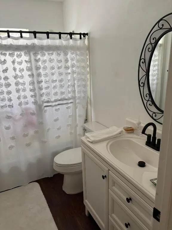 2nd Bathroom