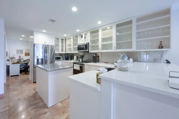 529 S Flagler Dr Unit TH3G-large-009-003