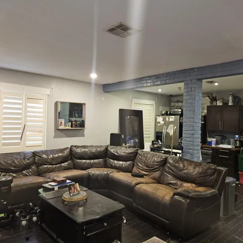 1528 NE 1st - Living Room