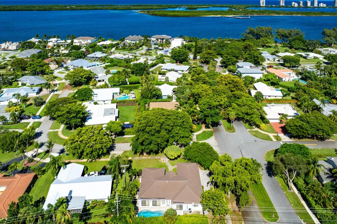 050-701BuoyRoad-NorthPalmBeach-FL-33408-