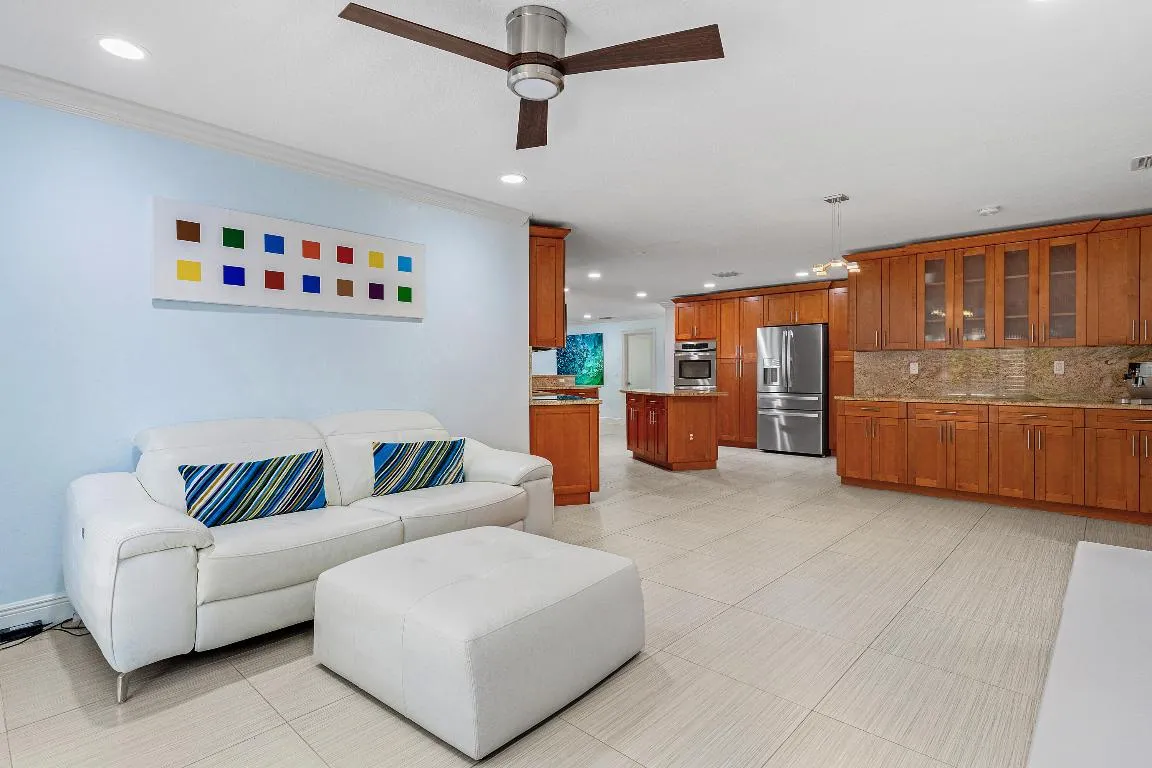 015-701BuoyRoad-NorthPalmBeach-FL-33408-