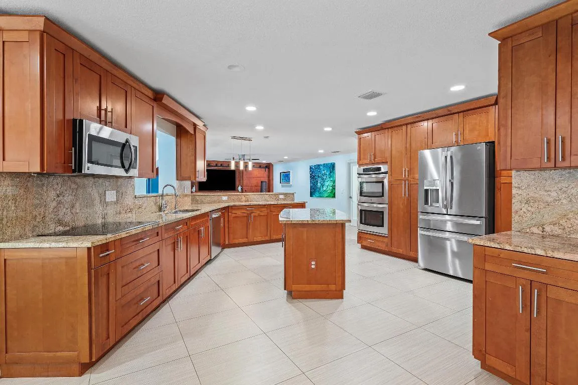 017-701BuoyRoad-NorthPalmBeach-FL-33408-