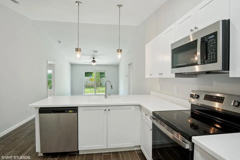 636 kitchen 3