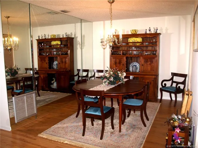 Family size Dining Room