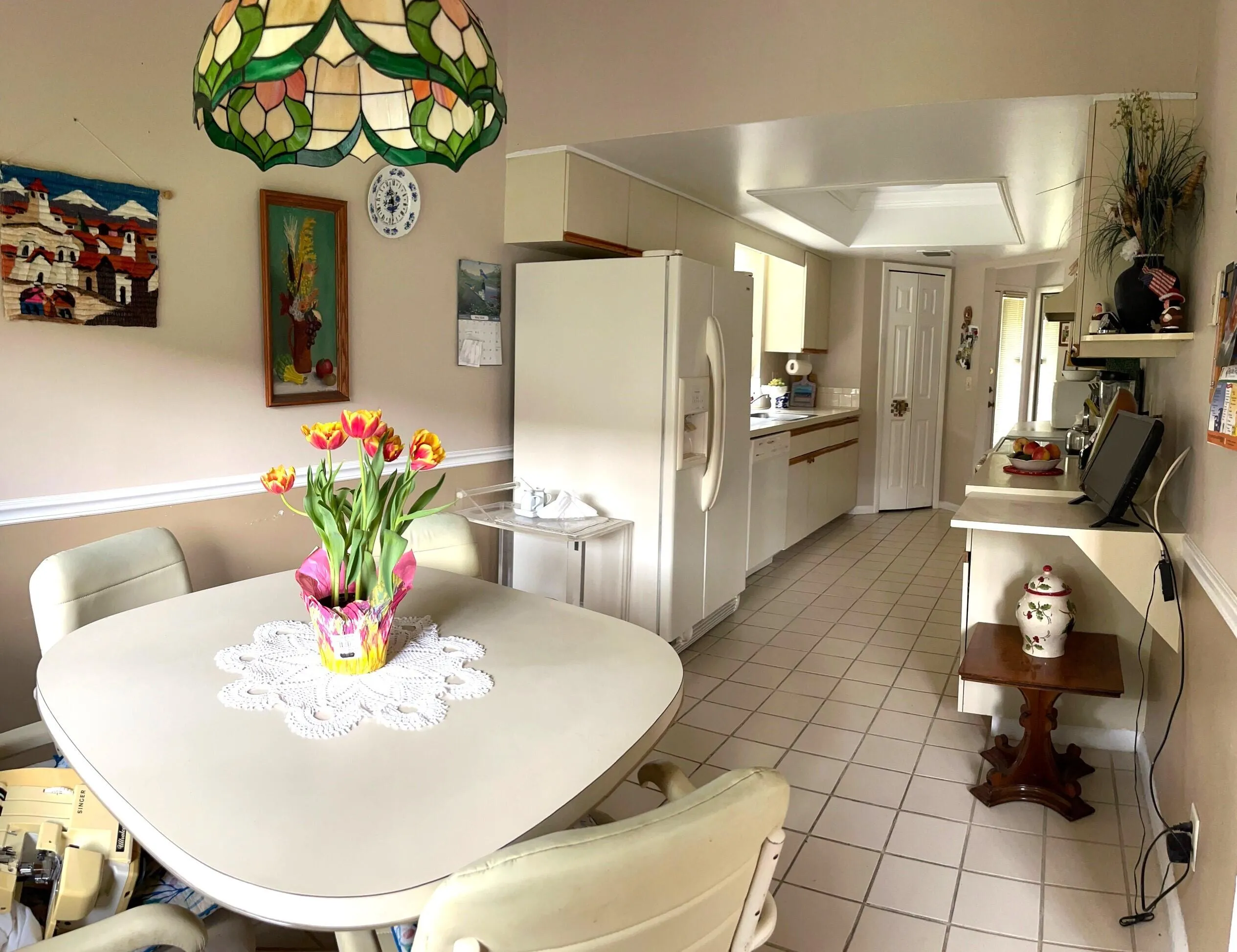 Breakfast area looking towards kitchen