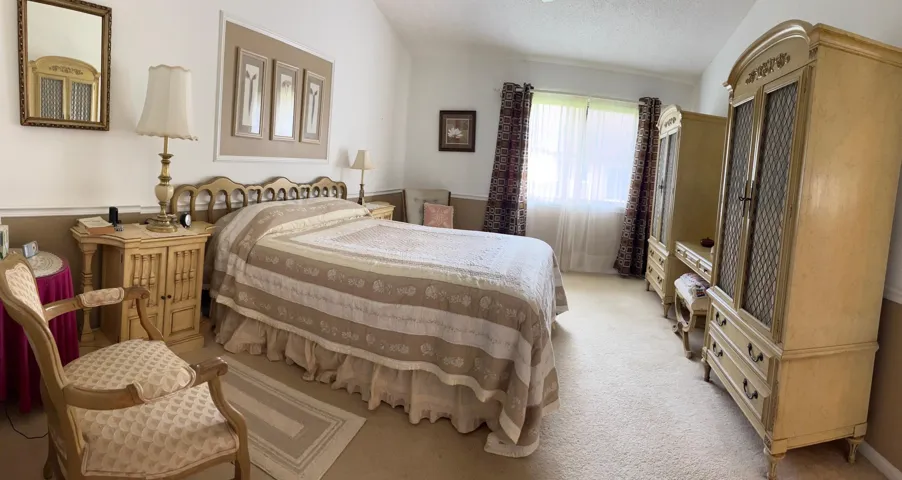 Master bedroom - view 1