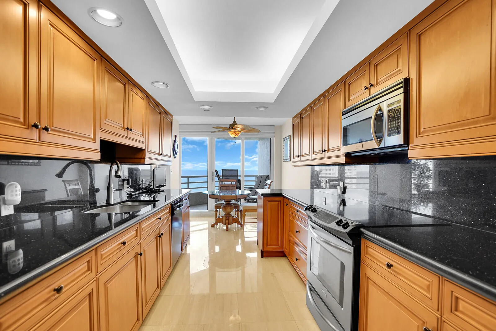 CUSTOM GRANITE KITCHEN