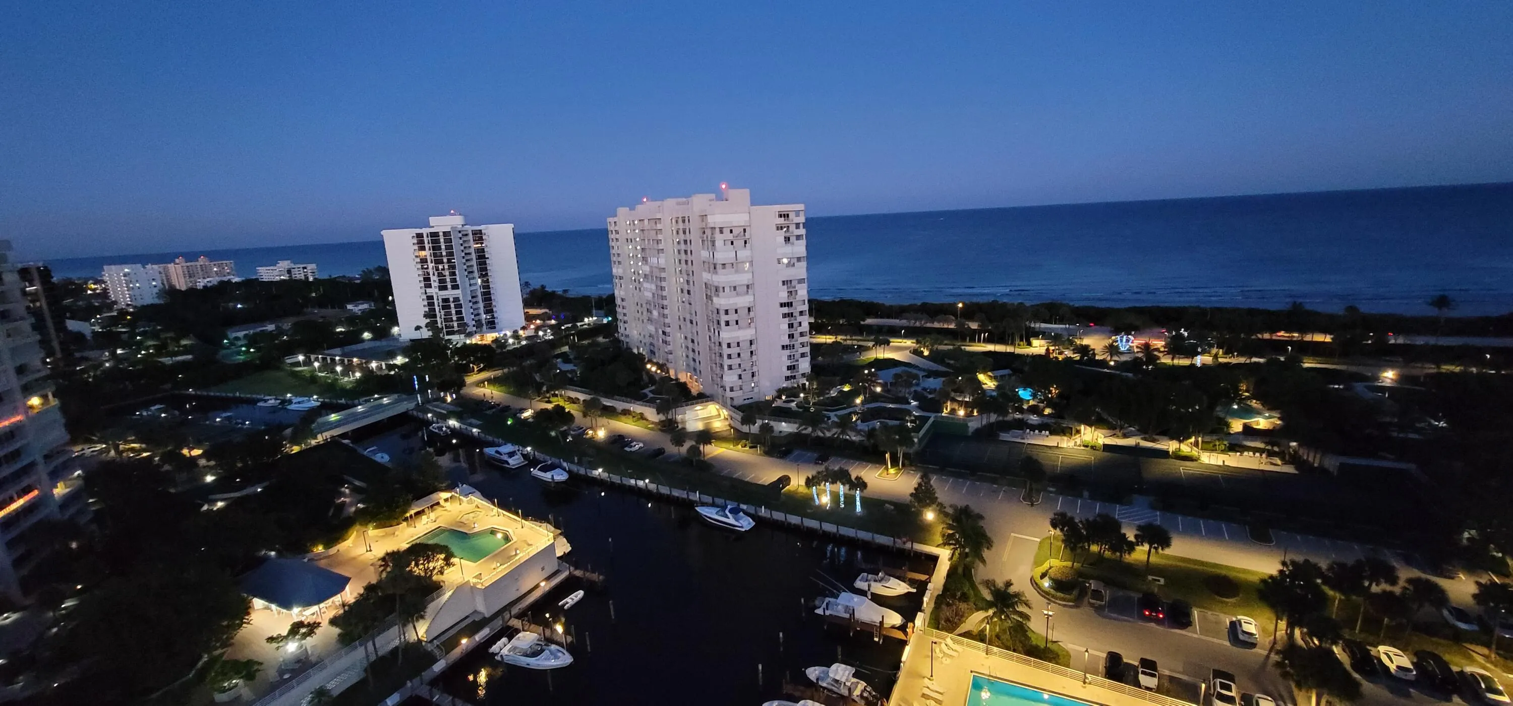 EAST VIEW: TWINKLING DUSK PANORAMA