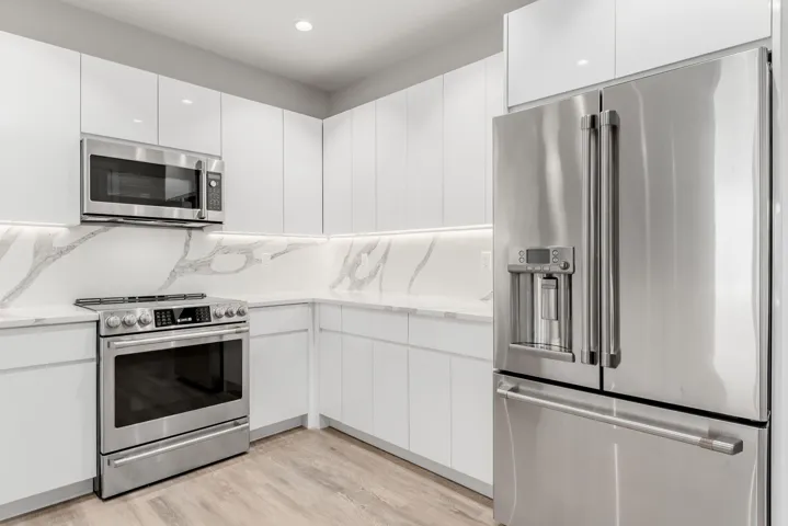 41 SW Seminole Street 305 13