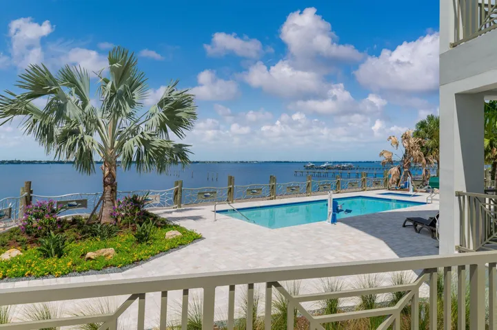 41 SW Seminole Street 305 34