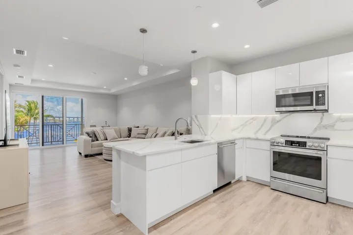 41 SW Seminole Street 305 6