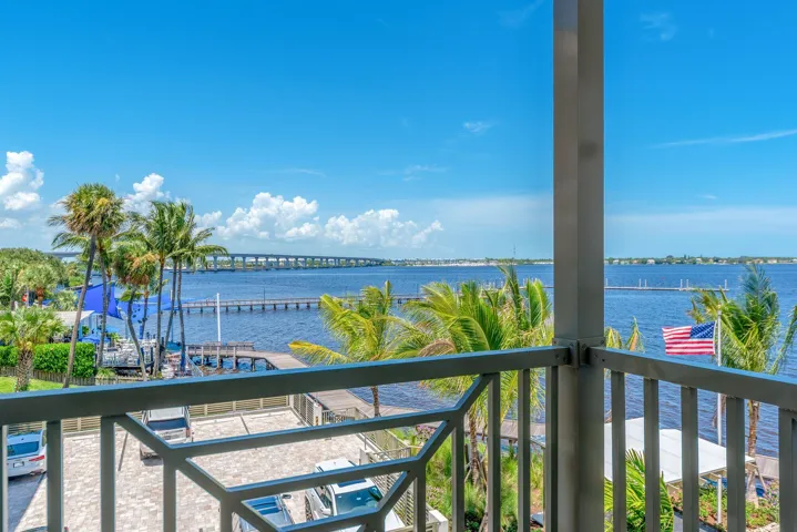 41 SW Seminole Street 305 63
