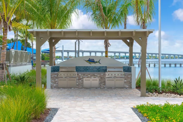41 SW Seminole Street 305 39