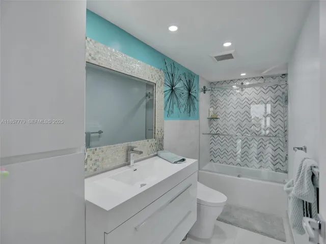 2nd Bedroom Walk-in