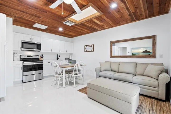 kitchen/living