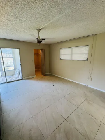 4702 Martinique Drive, H1 (7)