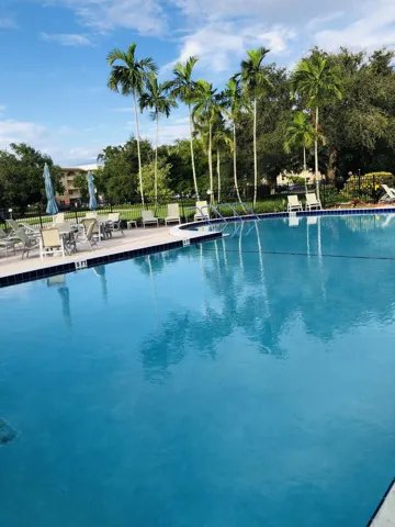 4702 Martinique (1)