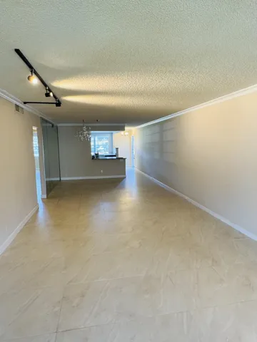 4702 Martinique Drive, H1 (9)