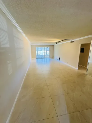 4702 Martinique Drive, H1 (6)