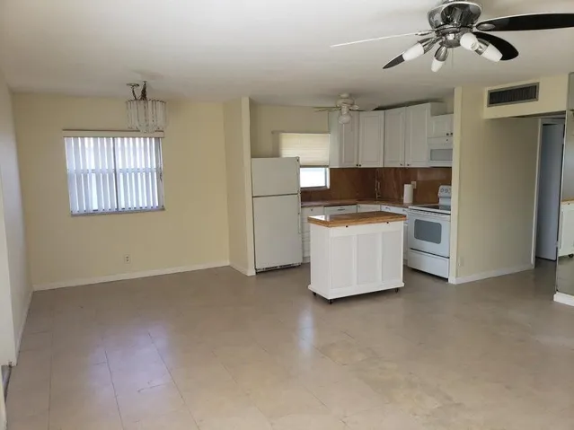 Kitchen Dining Area
