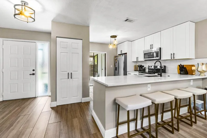 006-35MahorisDrive-RoyalPalmBeach-FL-334