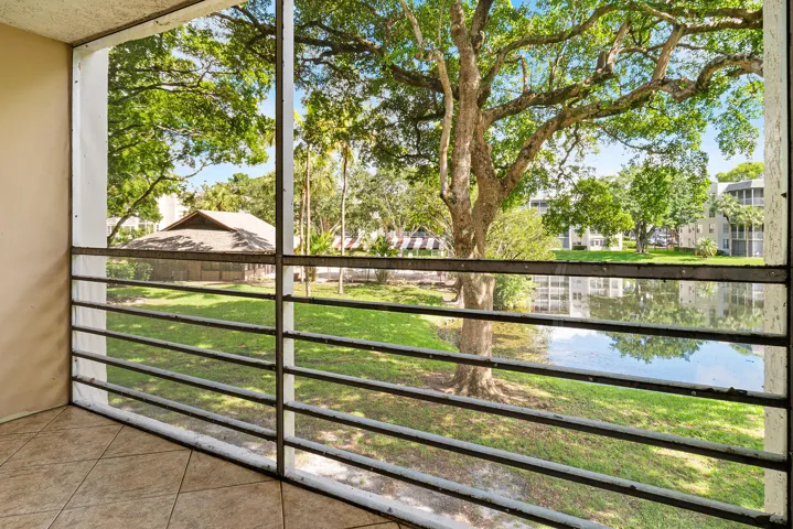 9325-LAGOON-PLACE-207-33324-007