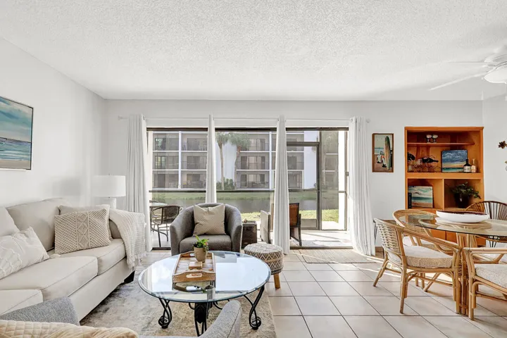 6553AE22-1931-4B24-B70B-A647938876DB_1_1