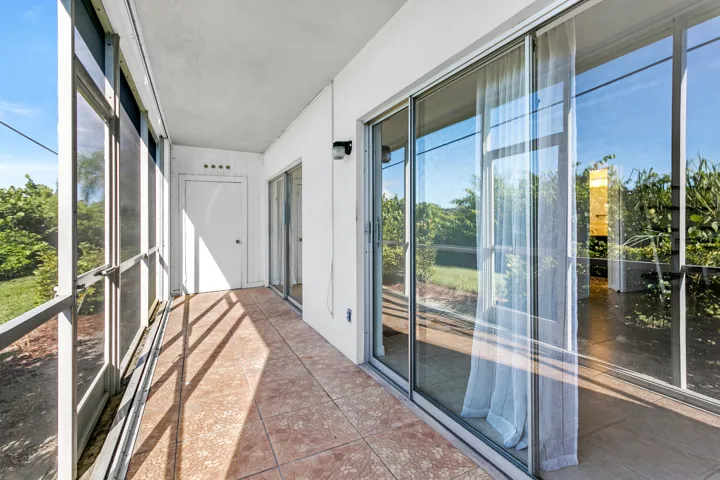 Screened in-Porch