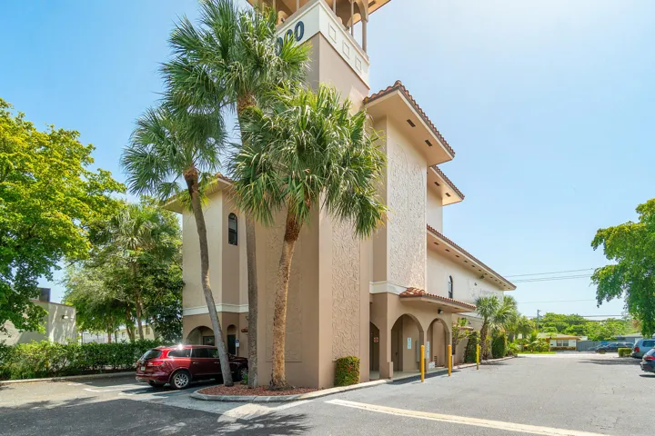 001-2000NorthFederalHighway-PompanoBeach