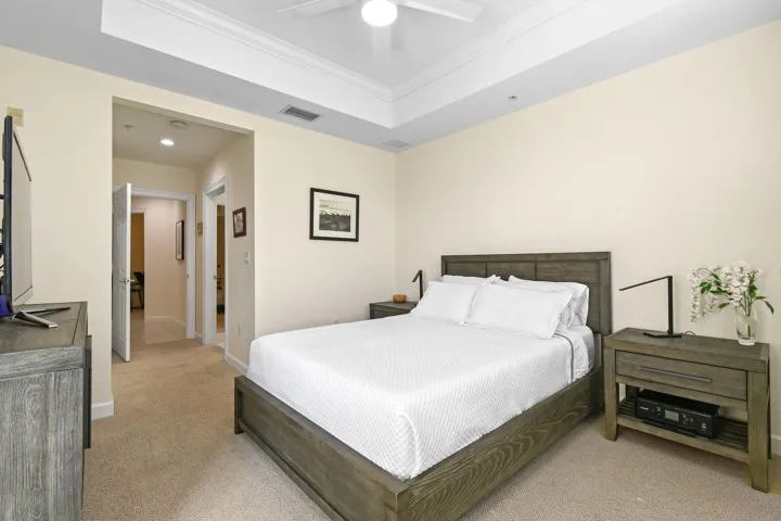 800JunoBeachWalk#402(33)