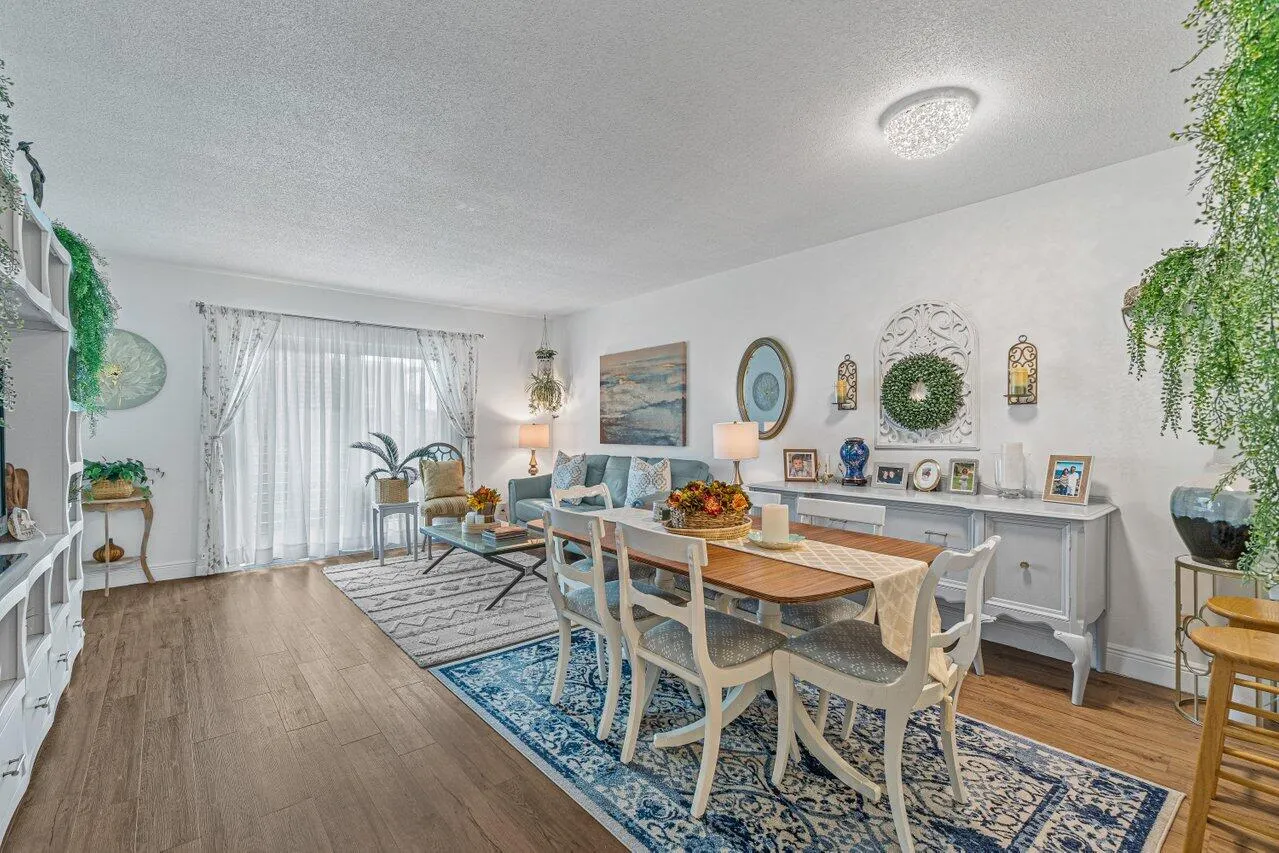 LARGE UPDATED DINING LIVING ROOMS!