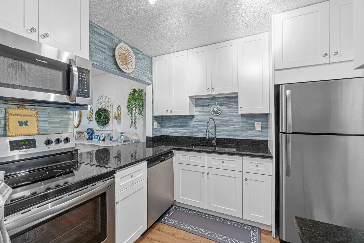 NEW GOURMET KITCHEN!