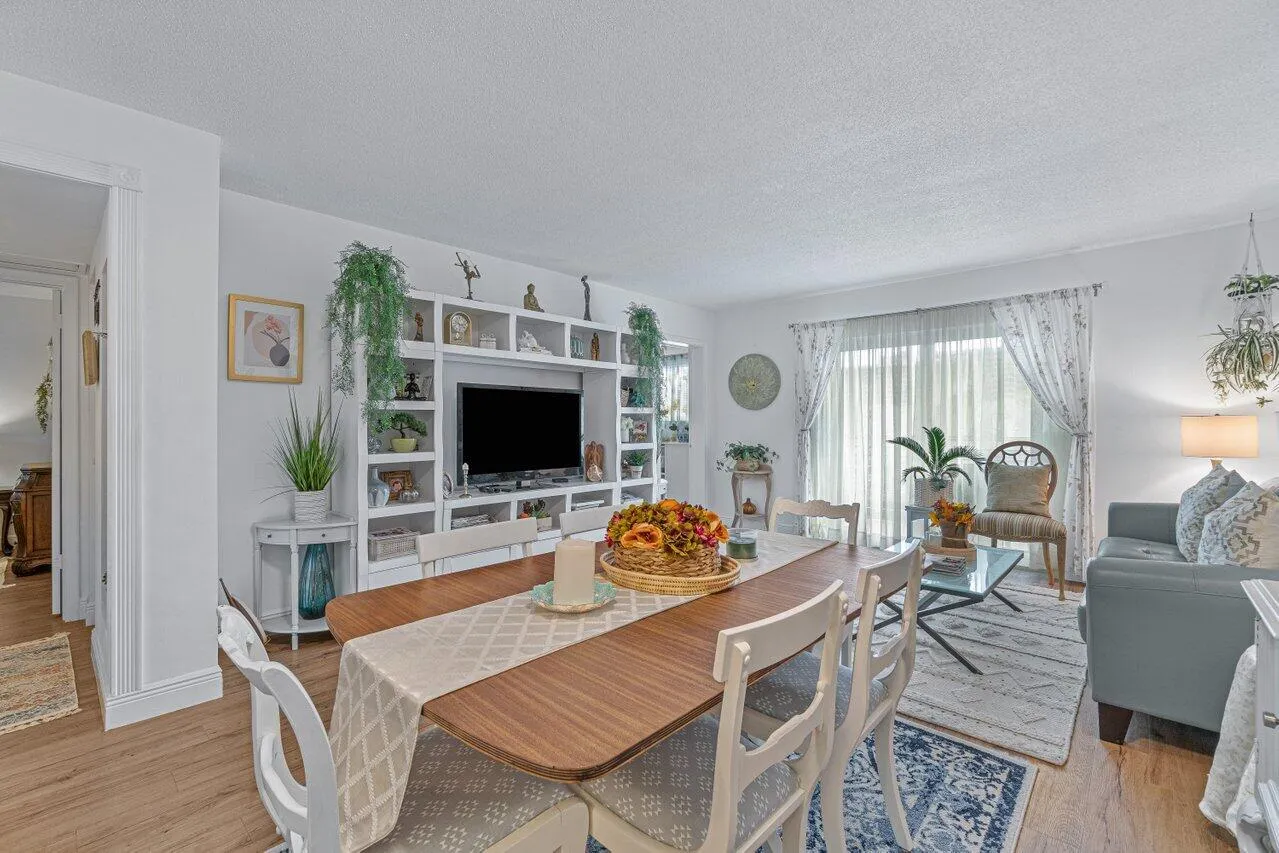 LARGE UPDATED DINING LIVING ROOMS!