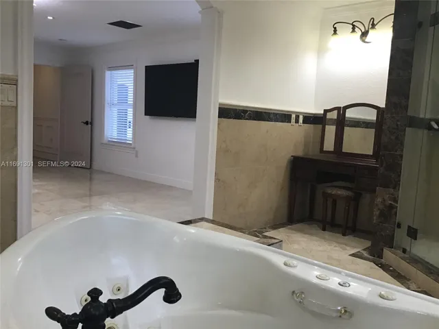 Master Bed#4