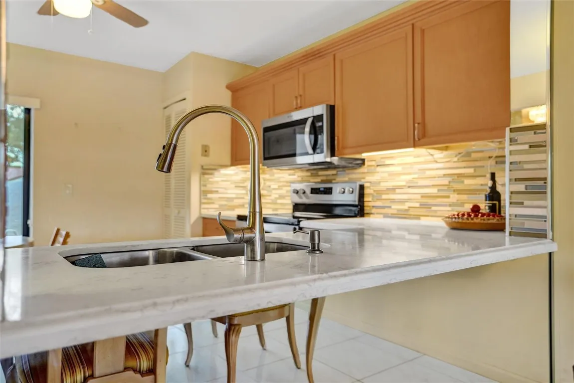 Pass through from dining room to kitchen